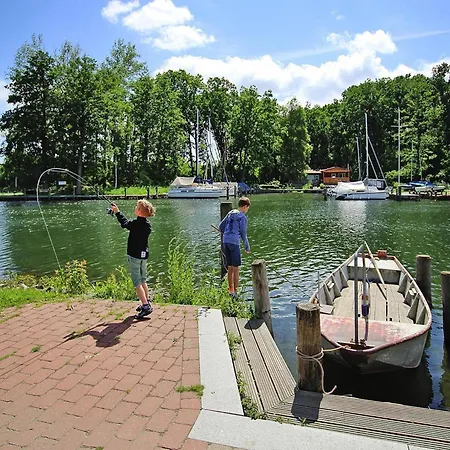 Apartment Apartment Hafenflair On Lake Plauer