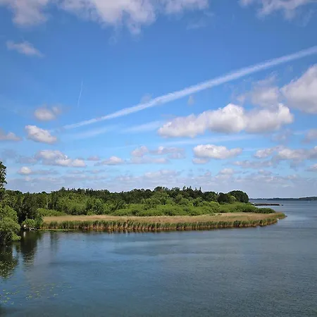 Hafenflair Am Plauer *