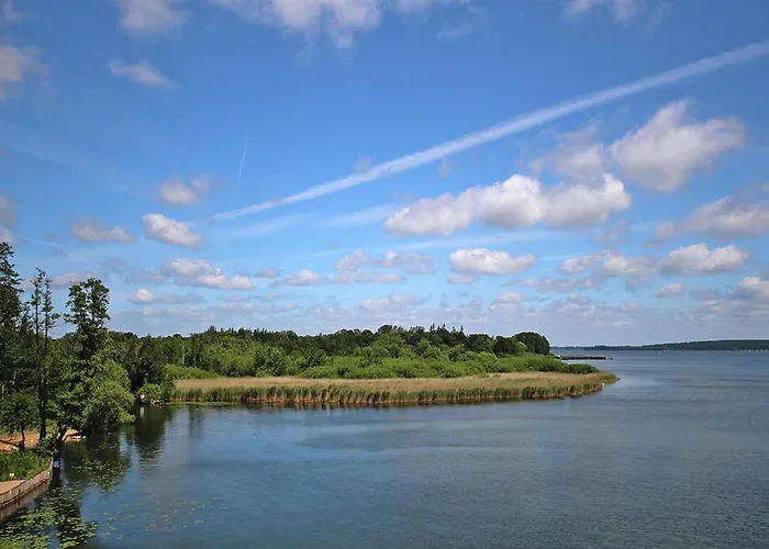 Hafenflair Am Plauer *